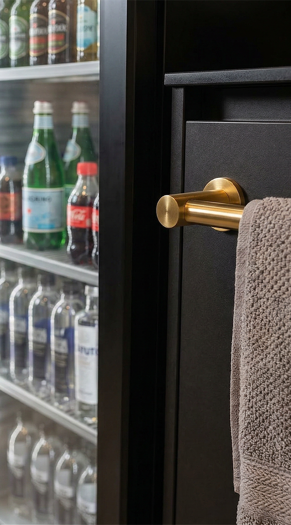 Feature center image