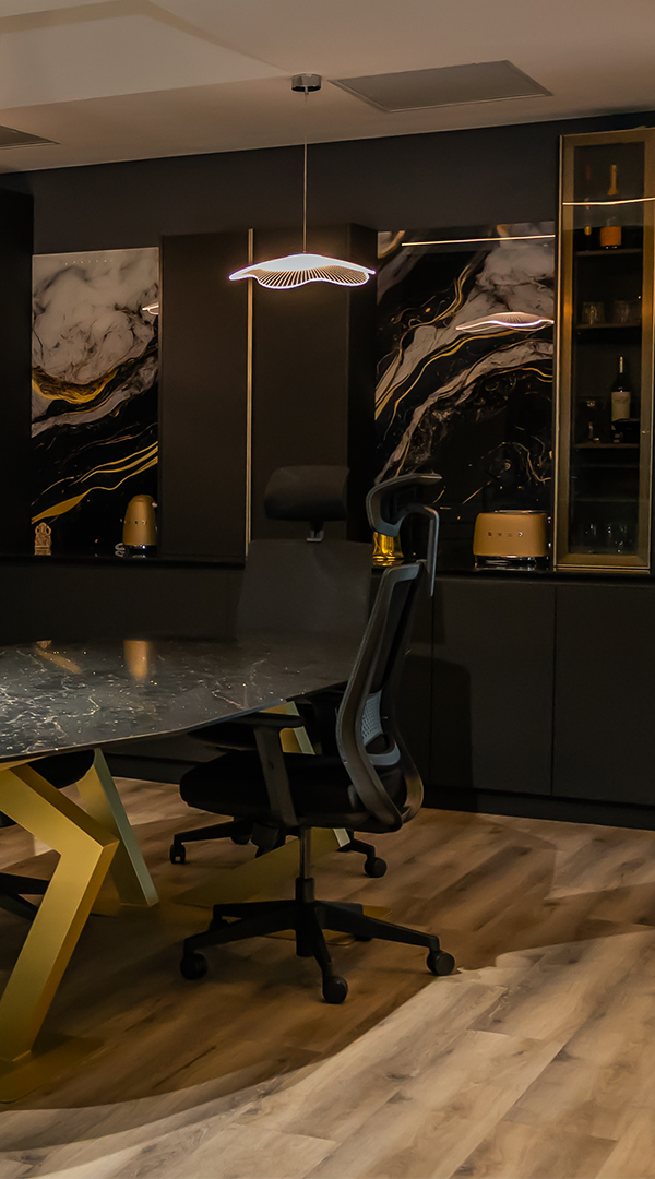 Feature center image